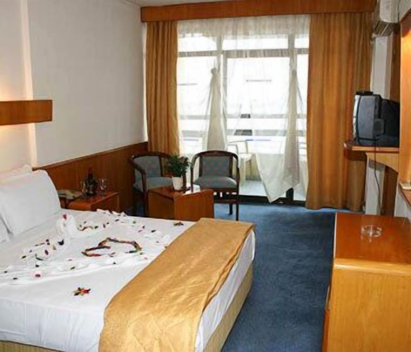 Sozer Hotel Кушадасы Экстерьер фото
